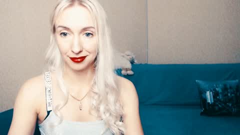 cute_smile_shy online show from 12.28.24