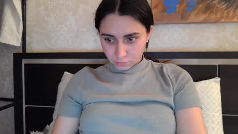 Snapshot of cute_strawberry_ chatting on 12.09.24 cute_strawberry_ online show from 12.09.24
