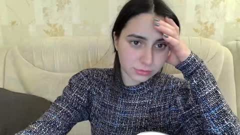 Snapshot of cute_strawberry_ chatting on 12.13.24 cute_strawberry_ online show from 12.13.24