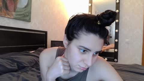Snapshot of cute_strawberry_ chatting on 12.16.24 cute_strawberry_ online show from 12.16.24