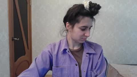 Snapshot of cute_strawberry_ chatting on 12.18.24 cute_strawberry_ online show from 12.18.24