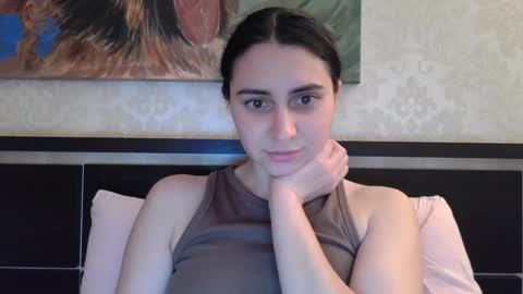 Snapshot of cute_strawberry_ chatting on 12.20.24 cute_strawberry_ online show from 12.20.24