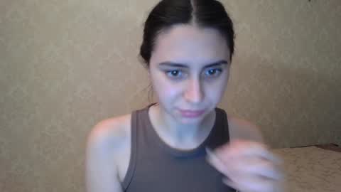 Snapshot of cute_strawberry_ chatting on 12.21.24 cute_strawberry_ online show from 12.21.24