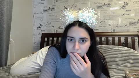 Snapshot of cute_strawberry_ chatting on 12.24.24 cute_strawberry_ online show from 12.24.24