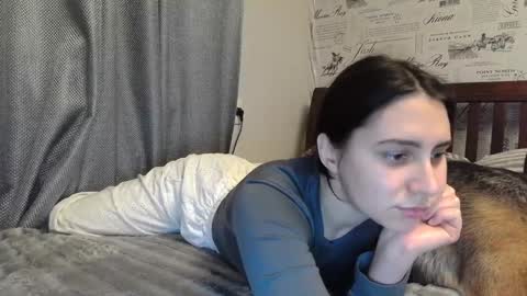 Snapshot of cute_strawberry_ chatting on 01.01.25 cute_strawberry_ online show from 01.01.25