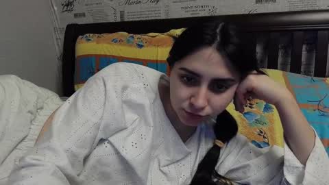 Snapshot of cute_strawberry_ chatting on 01.08.25 cute_strawberry_ online show from 01.08.25