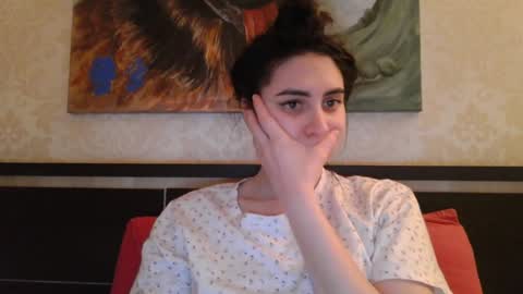 Snapshot of cute_strawberry_ chatting on 02.06.25 cute_strawberry_ online show from 02.06.25