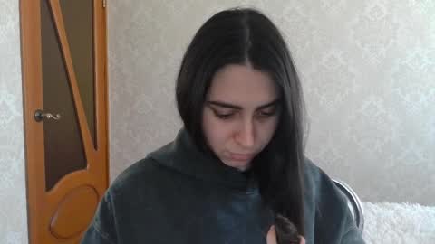 Snapshot of cute_strawberry_ chatting on 02.20.25 cute_strawberry_ online show from 02.20.25