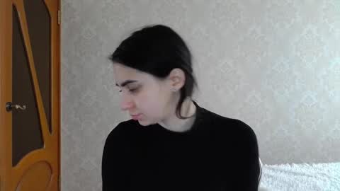 Snapshot of cute_strawberry_ chatting on 02.24.25 cute_strawberry_ online show from 02.24.25