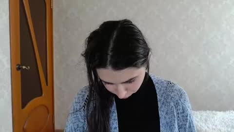 Snapshot of cute_strawberry_ chatting on 02.24.25 cute_strawberry_ online show from 02.24.25