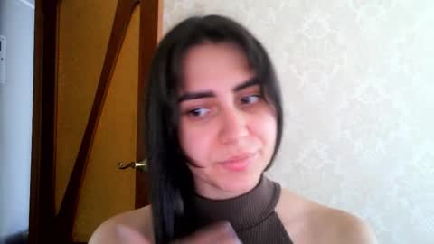 Snapshot of cute_strawberry_ chatting on 09.11.25 cute_strawberry_ online show from 09.11.25