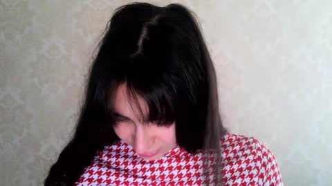 Snapshot of cute_strawberry_ chatting on 09.18.25 cute_strawberry_ online show from 09.18.25