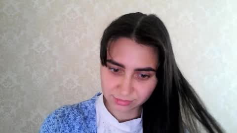 Snapshot of cute_strawberry_ chatting on 10.08.25 cute_strawberry_ online show from 10.08.25