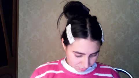 Snapshot of cute_strawberry_ chatting on 10.16.25 cute_strawberry_ online show from 10.16.25