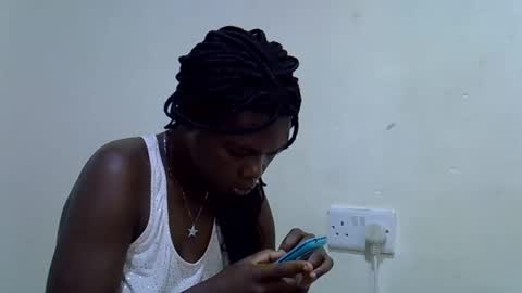 Snapshot of cute_tamara1 chatting on 12.16.25 cute_tamara1 online show from 12.16.25