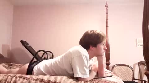 Snapshot of cuteboii29 chatting on 03.01.25 cuteboii29 online show from 03.01.25