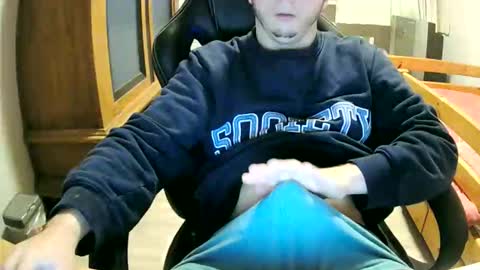 Cuteboy090 online show from 10.19.25