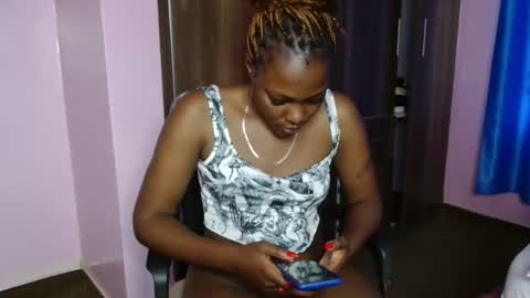 Snapshot of cutebuu chatting on 11.12.25 cutebuu online show from 11.12.25