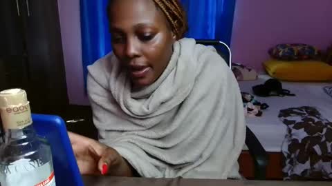 Snapshot of cutebuu chatting on 11.17.25 cutebuu online show from 11.17.25