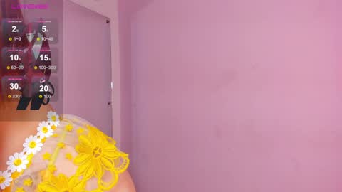 Snapshot of cutee_world chatting on 10.30.25 moderator JAZMIN my team is Abby RachelMia online show from 10.30.25