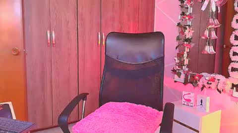 Snapshot of cuteflame_ chatting on 01.13.26 cuteflame_ online show from 01.13.26