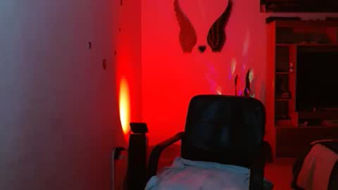 Snapshot of cuteluna chatting on 11.19.25 Luna online show from 11.19.25