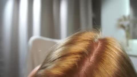 Snapshot of cuteminibun chatting on 12.18.25 Mila online show from 12.18.25