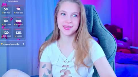 Snapshot of cutemousee chatting on 02.11.26 Rina online show from 02.11.26