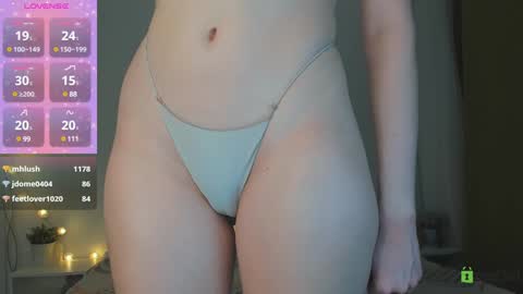 Snapshot of cutenessnicole chatting on 01.21.25 cutenessnicole online show from 01.21.25