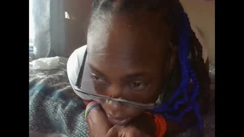 Snapshot of cuteshotkiki chatting on 02.11.25 mary mack online show from 02.11.25