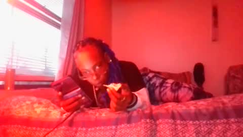 Snapshot of cuteshotkiki chatting on 02.12.25 mary mack online show from 02.12.25