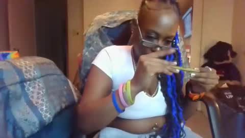 Snapshot of cuteshotkiki chatting on 02.18.25 mary mack online show from 02.18.25