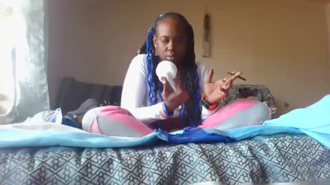 Snapshot of cuteshotkiki chatting on 03.04.25 mary mack online show from 03.04.25