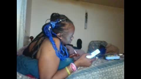 Snapshot of cuteshotkiki chatting on 03.05.25 mary mack online show from 03.05.25