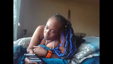 Snapshot of cuteshotkiki chatting on 03.05.25 mary mack online show from 03.05.25