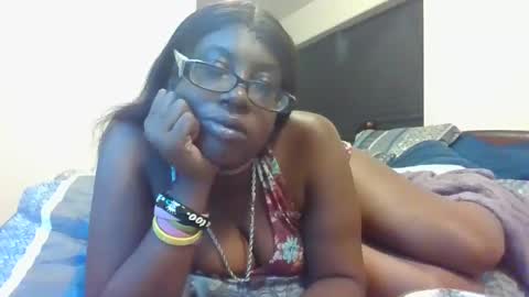 Snapshot of cuteshotkiki chatting on 09.18.25 mary mack online show from 09.18.25