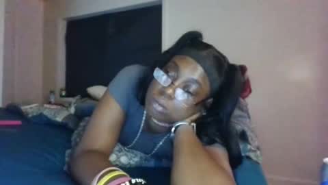 Snapshot of cuteshotkiki chatting on 10.12.25 mary mack online show from 10.12.25