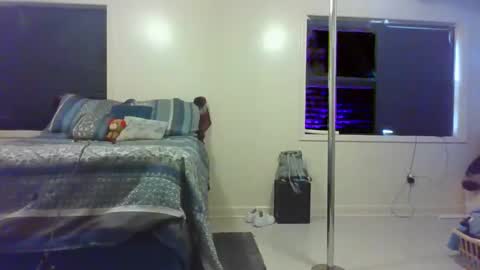 Snapshot of cuteshotkiki chatting on 10.16.25 mary mack online show from 10.16.25