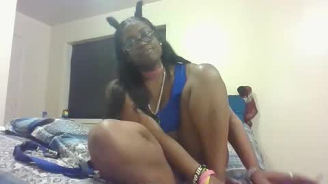 Snapshot of cuteshotkiki chatting on 11.02.25 mary mack online show from 11.02.25