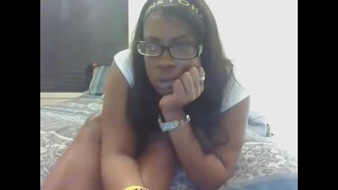 Snapshot of cuteshotkiki chatting on 11.12.25 mary mack online show from 11.12.25