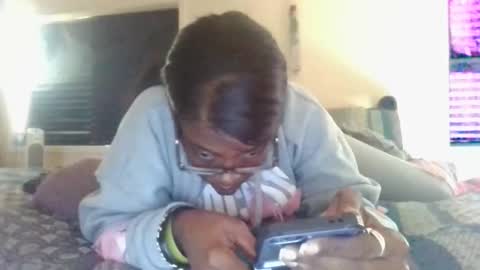 Snapshot of cuteshotkiki chatting on 11.17.25 mary mack online show from 11.17.25