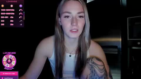 Snapshot of cutestdemon chatting on 11.25.25 Im saving up to fix my favorite car online show from 11.25.25