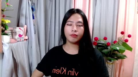 cute online show from 12.05.25