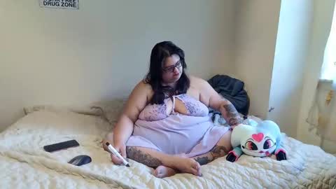 Cutetea online show from 10.17.25