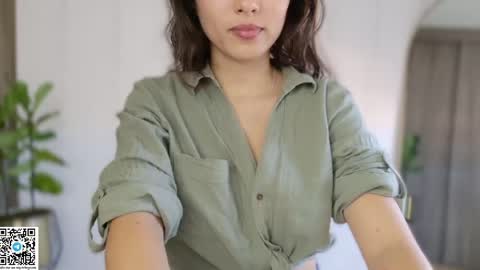Snapshot of cutie18_angel chatting on 05.06.26 angela online show from 05.06.26