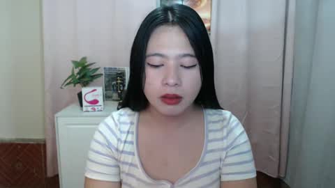 Snapshot of cutie_asianwoman chatting on 12.17.24 cutie_asianwoman online show from 12.17.24