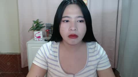 Snapshot of cutie_asianwoman chatting on 12.18.24 cutie_asianwoman online show from 12.18.24