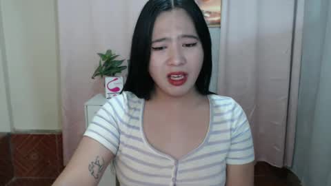 Snapshot of cutie_asianwoman chatting on 12.22.24 cutie_asianwoman online show from 12.22.24