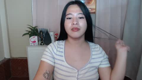 Snapshot of cutie_asianwoman chatting on 01.27.25 cutie_asianwoman online show from 01.27.25