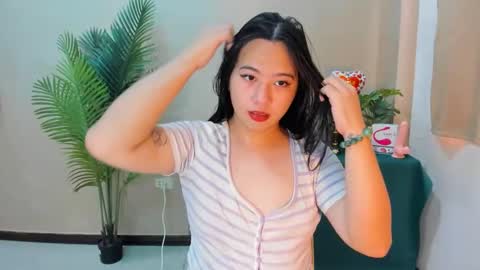 Snapshot of cutie_asianwoman chatting on 09.14.25 cutie_asianwoman online show from 09.14.25